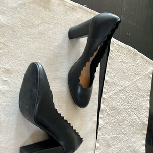 Crown Vintage 2 1/2 inches heels